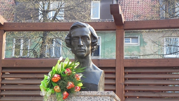 Памятник композитору Ф.Шопену в г. Калининграде
